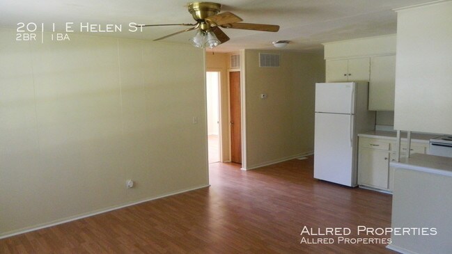 2011 Helen St in Fayetteville, AR - Building Photo - Building Photo