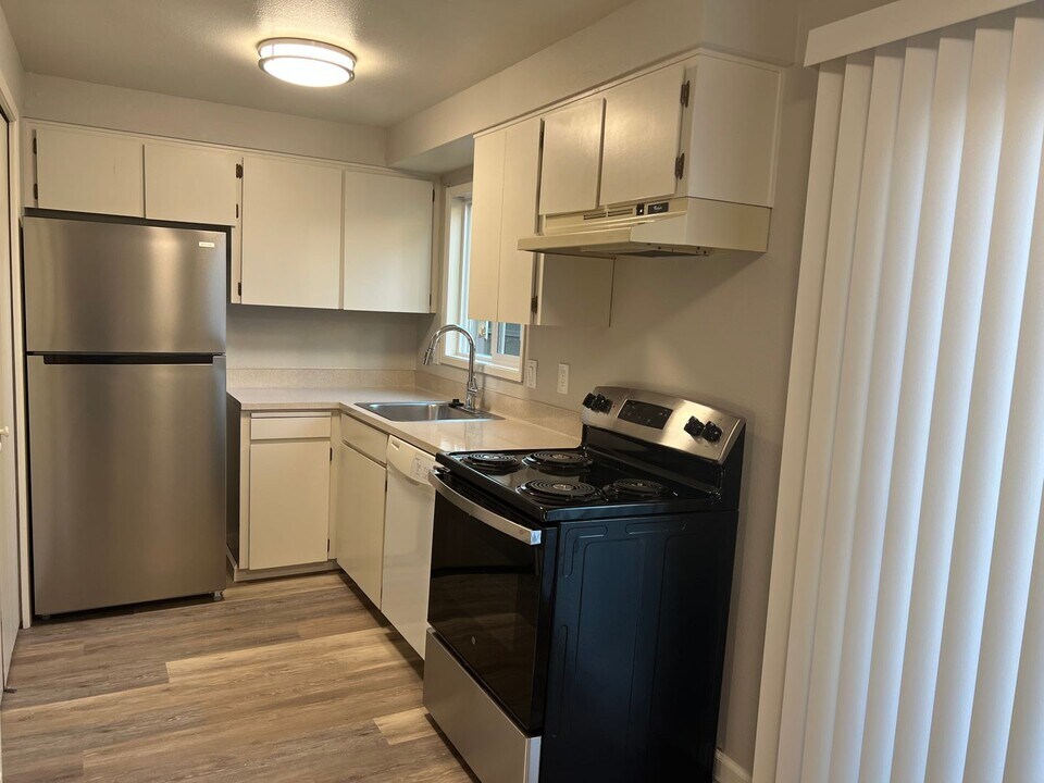 5113 SW 62nd Ave in Portland, OR - Foto de edificio
