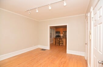 2528 W Charleston St, Unit 1 in Chicago, IL - Building Photo - Building Photo
