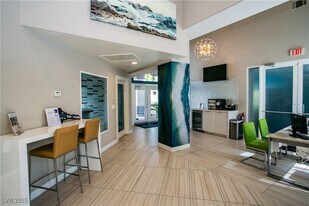 2675 Windmill Pkwy in Henderson, NV - Building Photo