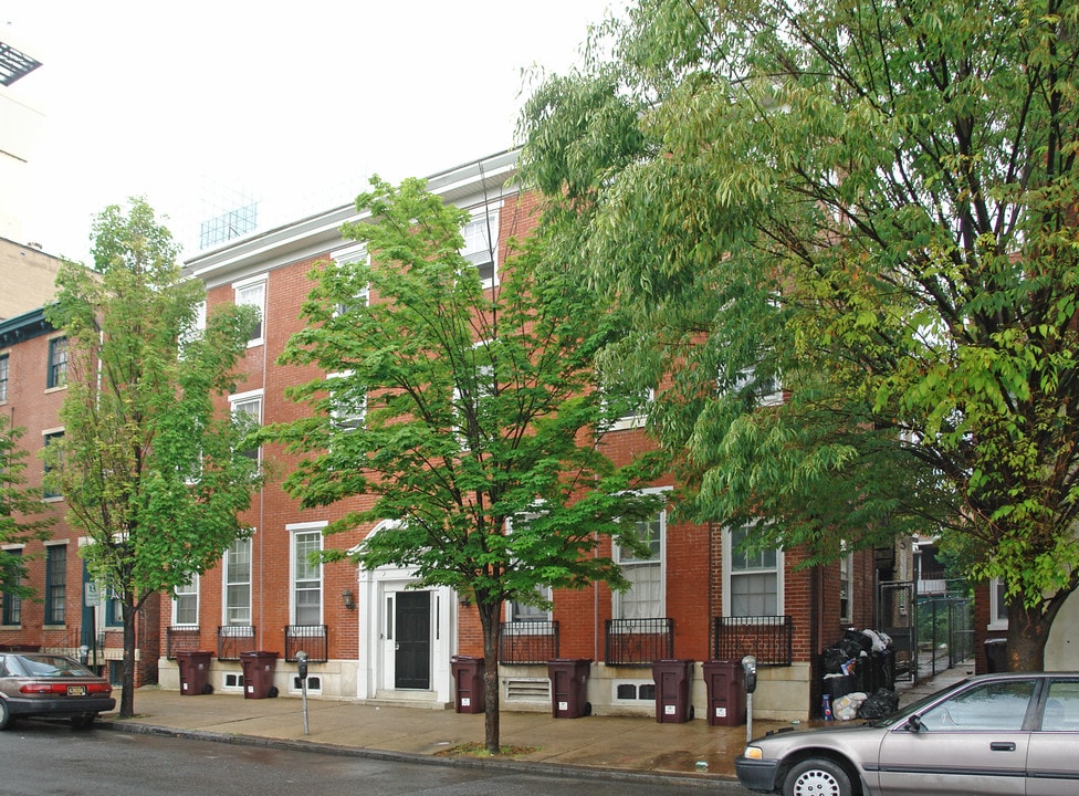 824 N West St in Wilmington, DE - Building Photo