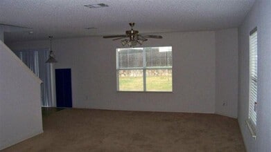 1525 Hedgewood Trail in Fort Worth, TX - Foto de edificio - Building Photo