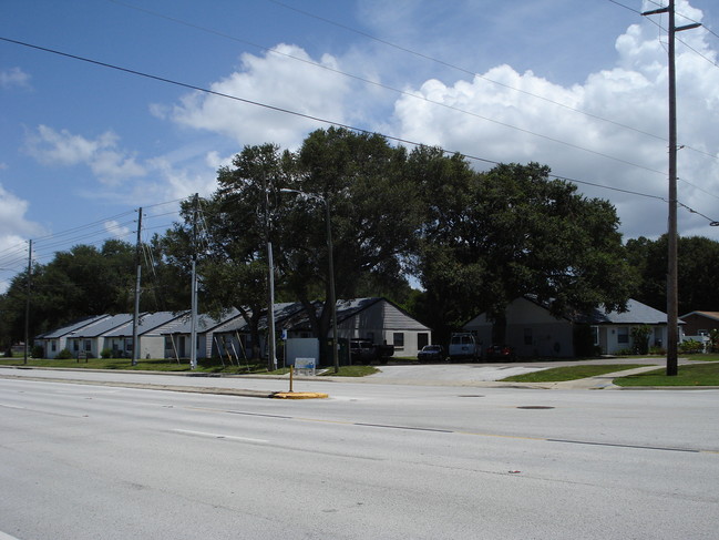 Parkwood Apartment Homes in Pinellas Park, FL - Building Photo - Building Photo