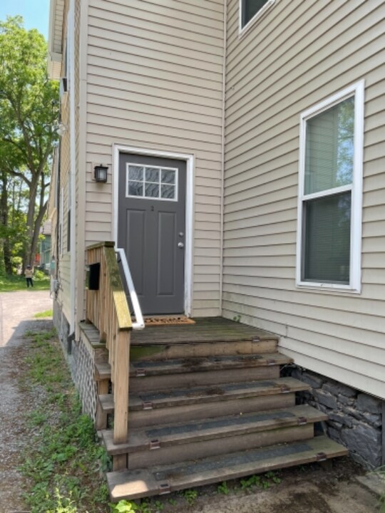 1058 S Plymouth Ave, Unit Unit 2 in Rochester, NY - Building Photo