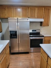 2364 Howard Ave in Medford, OR - Foto de edificio - Building Photo