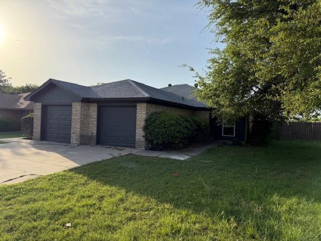 1155 Landsdale Ln in Saginaw, TX - Foto de edificio - Building Photo