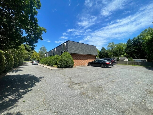345 8th Ave Dr NW in Hickory, NC - Building Photo - Building Photo