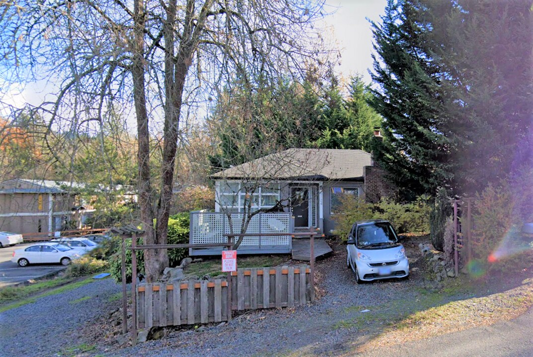 5124 SW 45th Ave in Portland, OR - Building Photo