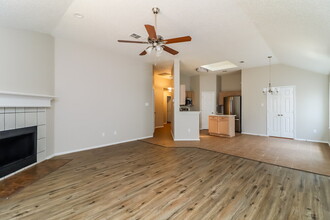 808 Thorton Dr in Cedar Hill, TX - Building Photo - Building Photo