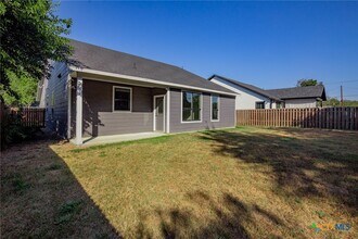 505 E Convent St in Victoria, TX - Building Photo - Building Photo