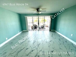 4947 Blue Heron Dr in New Port Richey, FL - Building Photo - Building Photo