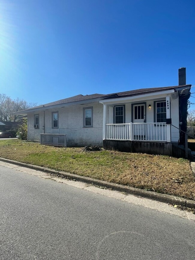 126 Suffolk Ave in Colonial Heights, VA - Building Photo - Building Photo