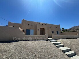 53750 Avenida Alvarado in La Quinta, CA - Building Photo