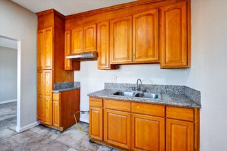 8508 Avalon Blvd in Los Angeles, CA - Foto de edificio - Building Photo