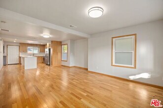 336 5th Ave in Los Angeles, CA - Building Photo - Building Photo