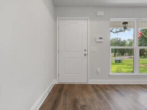 8418 Cherry Ave in Pensacola, FL - Foto de edificio - Building Photo