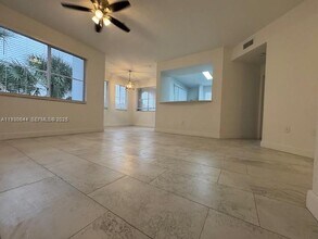 11033 Legacy Blvd, Unit 302 in Palm Beach Gardens, FL - Foto de edificio - Building Photo