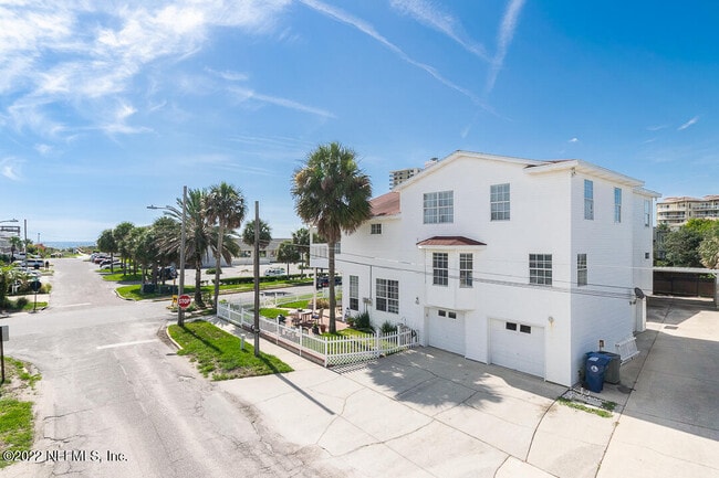 2102 First St in Neptune Beach, FL - Building Photo - Building Photo