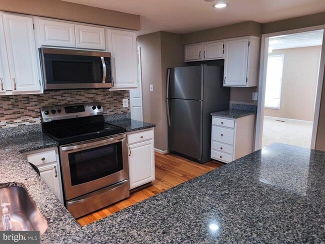 109 Buckeye Ct in Sterling, VA - Building Photo - Building Photo