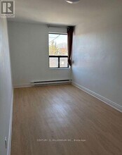 909 A Danforth Ave in Toronto, ON - Building Photo - Building Photo