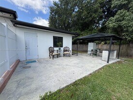 1055 NW 153rd St in Miami, FL - Building Photo