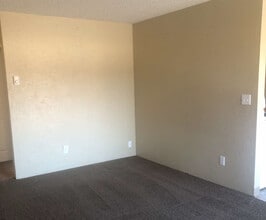 248 W Clark St in Medford, OR - Building Photo - Building Photo