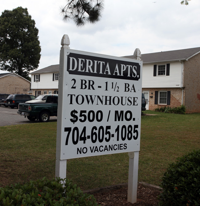 Derita Apartments in Charlotte, NC - Building Photo - Building Photo