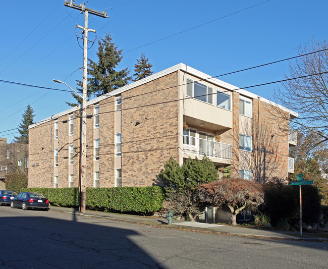 4300 Woodland Park Ave N in Seattle, WA - Building Photo - Building Photo