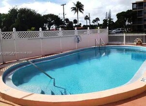 2775 Taft St in Hollywood, FL - Building Photo - Building Photo