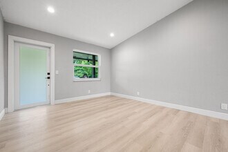 4670 Grove St in West Palm Beach, FL - Building Photo - Building Photo