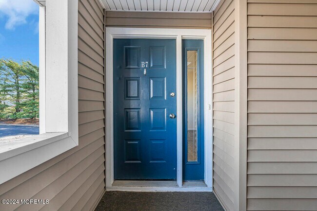 290 N Main St-Unit -B7 in Ocean Township, NJ - Building Photo - Building Photo