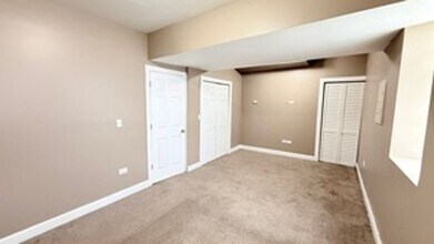 8017 S Phillips Ave in Chicago, IL - Building Photo - Building Photo