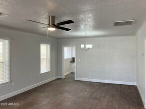 423 E Crescent Ave in Mesa, AZ - Building Photo - Building Photo
