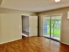 1915 S 10th St in Rogers, AR - Building Photo - Building Photo