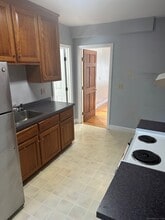 26 Maple Ave in Windsor, CT - Building Photo - Building Photo