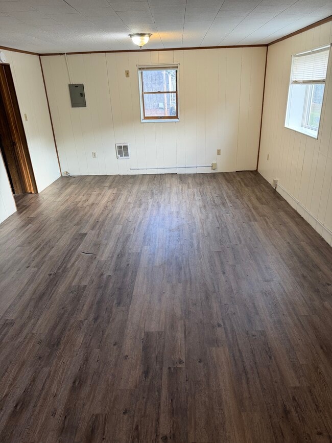 717 Powell Ave in Morgantown, WV - Foto de edificio - Building Photo