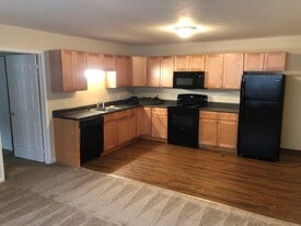 Trowbridge Court in Spencerport, NY - Building Photo