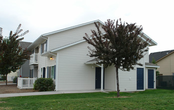 Courtyards At Ridgecrest Apartments in Nampa, ID - Building Photo - Building Photo