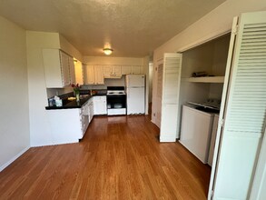 4570 S 200 E-Unit -12B in Murray, UT - Building Photo - Building Photo