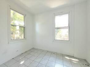 2934 N Sheffield Ave in Chicago, IL - Building Photo - Building Photo