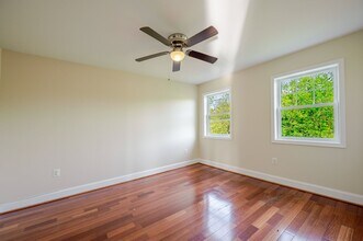 3868 9th St SE, Unit 302 in Washington, DC - Foto de edificio - Building Photo