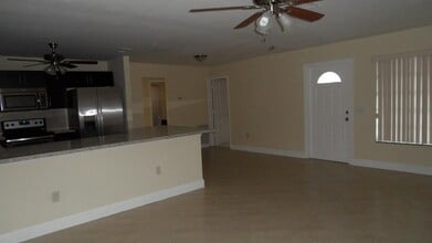 9100 NW 26th Pl in Sunrise, FL - Building Photo - Building Photo