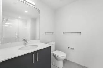 251 E 61st St in New York, NY - Building Photo - Building Photo