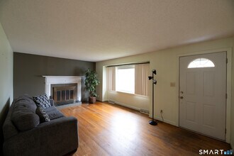 3 Mountain View Dr in Rocky Hill, CT - Building Photo - Building Photo