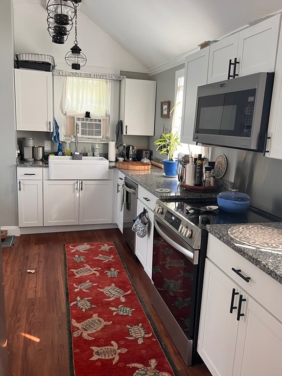 property at 7 Leighton Ct