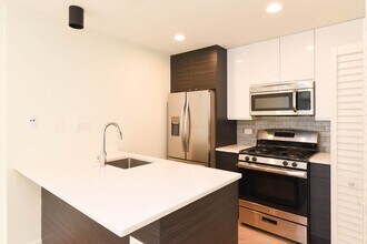 959 W Grace St in Chicago, IL - Building Photo - Building Photo