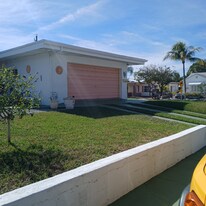 301 E 24th St in Riviera Beach, FL - Building Photo