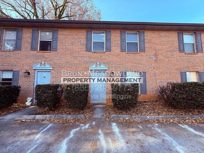 1035 W Parkway Ave in Knoxville, TN - Building Photo - Building Photo