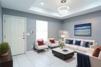 1421 W Harrison Ave in Alton, TX - Foto de edificio - Building Photo