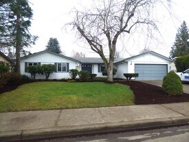 4655 Reimann St NE in Salem, OR - Building Photo